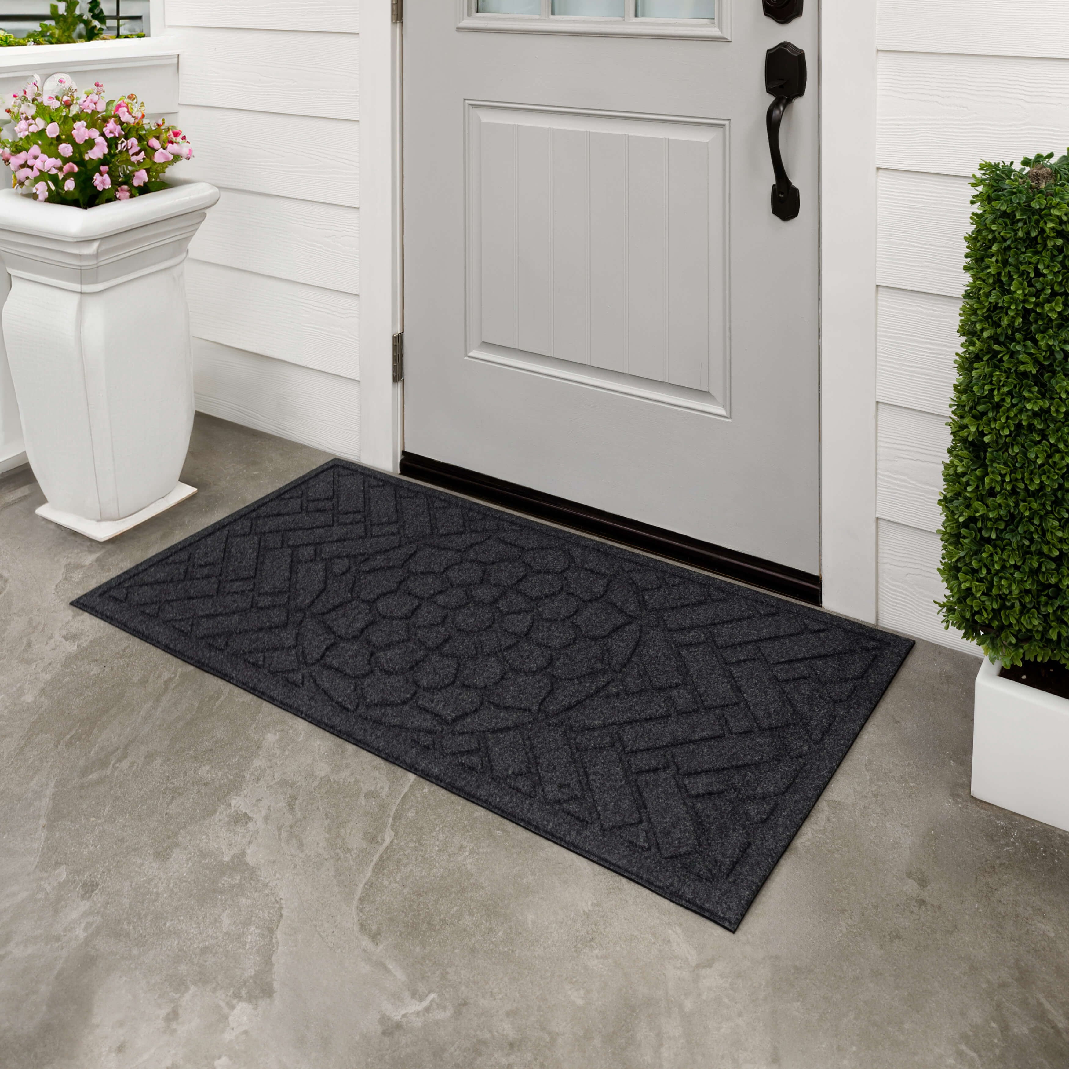 Mohawk Home Entry Recycled Rubber Non-Slip Indoor Outdoor Stoney Medallion Onyx Oversize Doormat, 2' X 4'