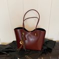 thumbnail image 3 of Bolso de mano sencillo de gran capacidad con textura de alta calidad para mujer, nuevo bolso de hombro versátil para llevar debajo del brazo para el tiempo libre y los desplazamientos 2025, 3 of 4