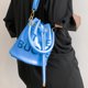 thumbnail image 5 of Bolso Tipo Cubo Con Letras Bolso Cruzado Informal Piel Sintética para Mujer para El (azul Claro), 5 of 9