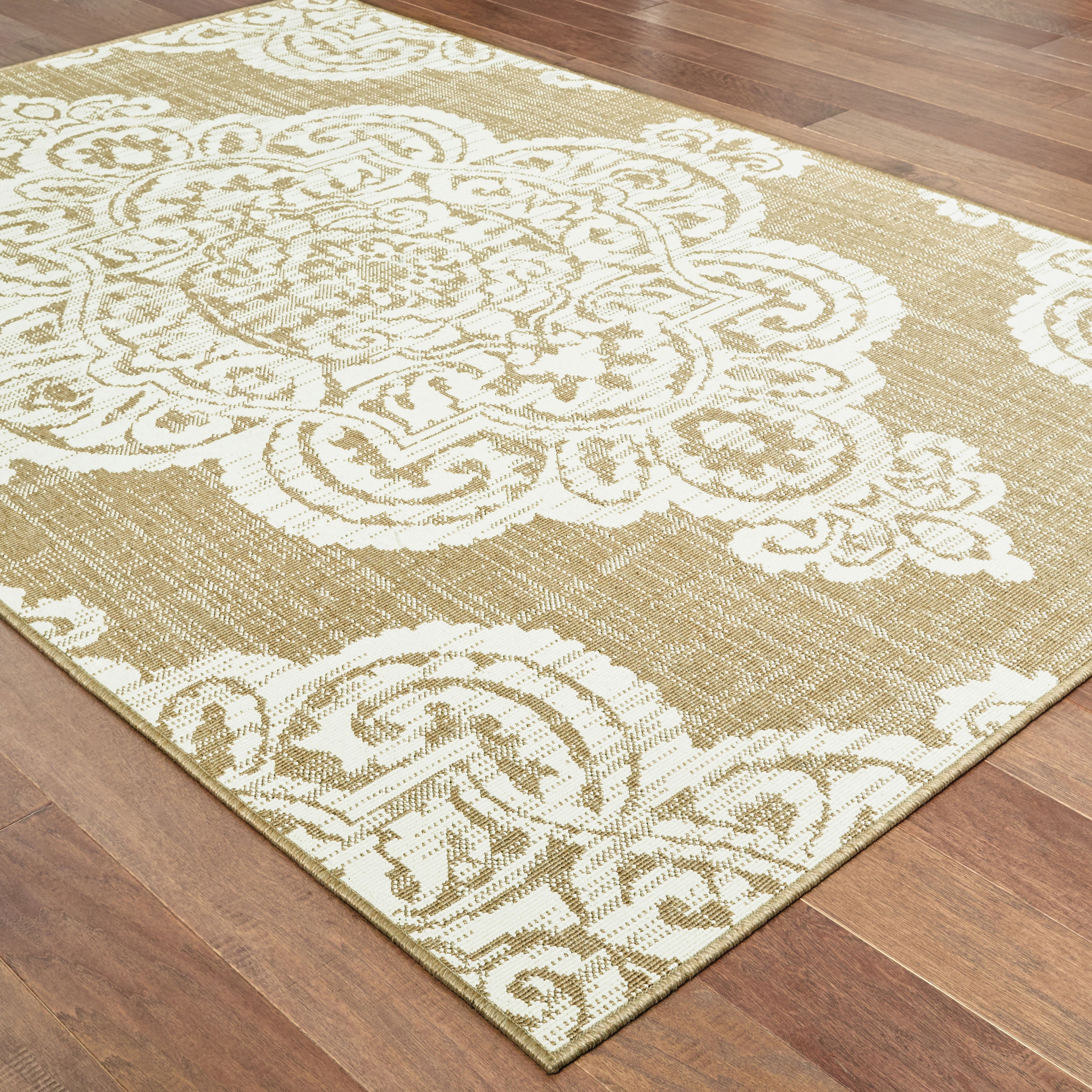 Avalon Home Mackinaw Center Medallion Indoor/Outdoor Area Rug