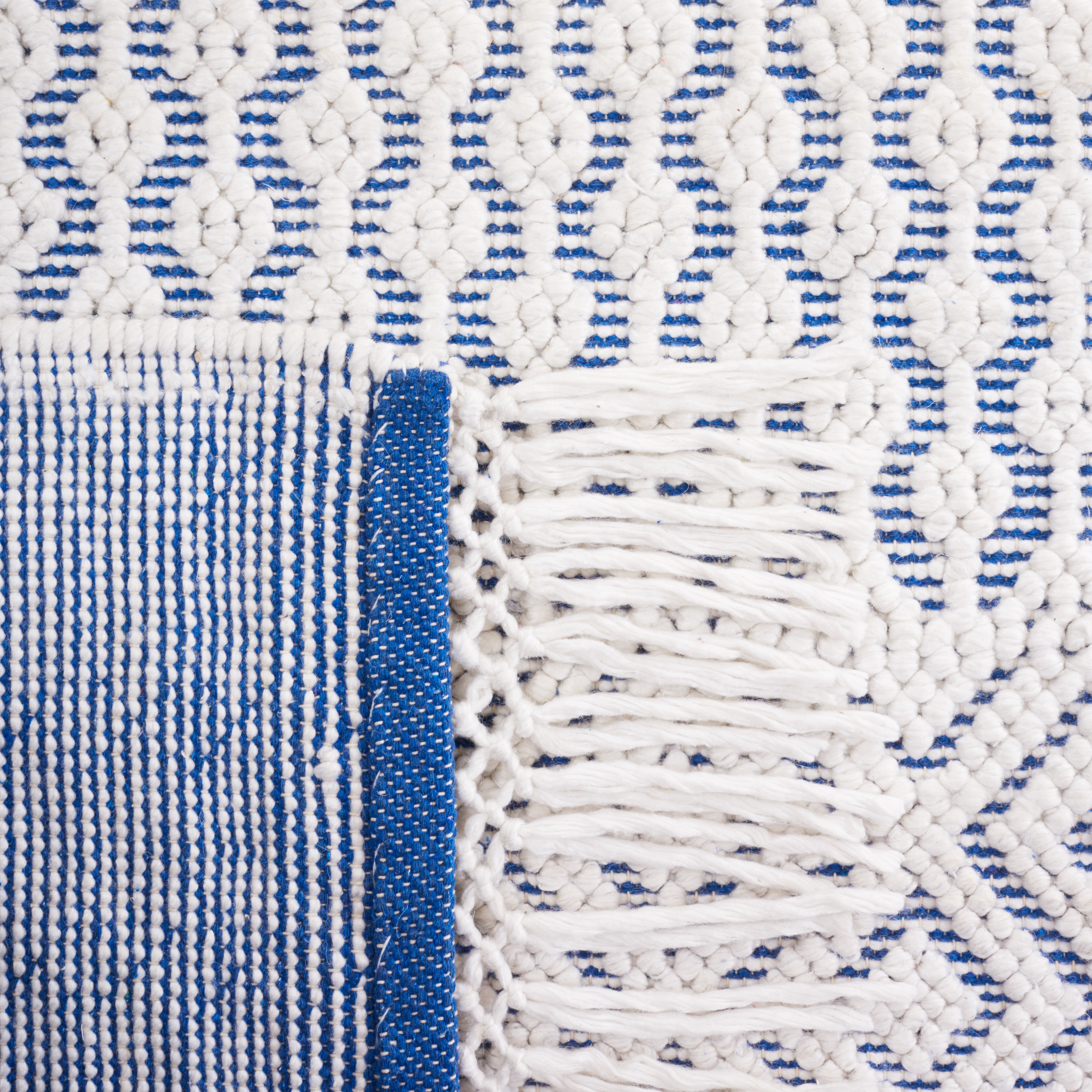 SAFAVIEH Casablanca Braelyn Diamond Area Rug, Blue/Ivory, 6' x 9'