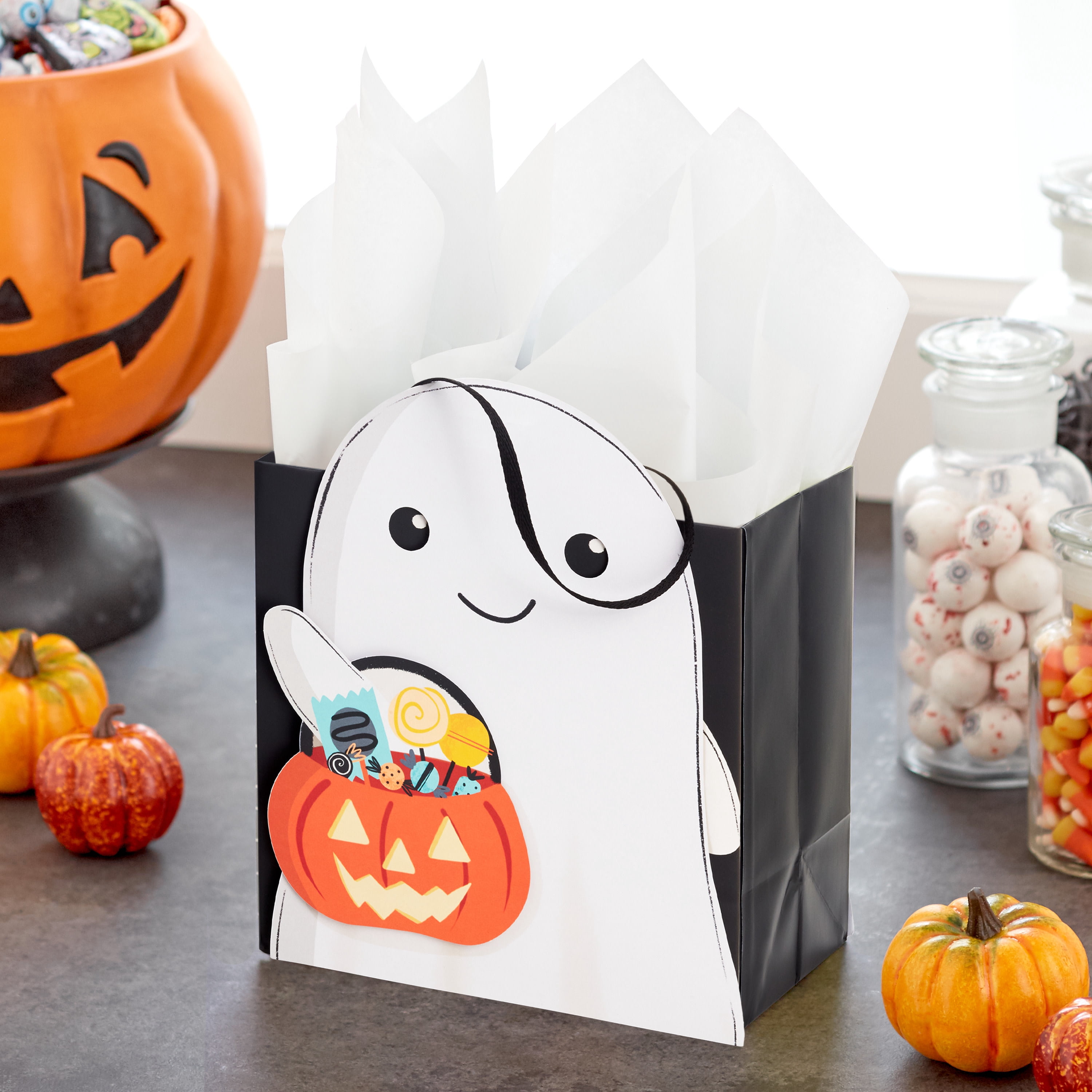Hallmark Medium Halloween Gift Bag (Trick-or-Treating Ghost), 1 Count