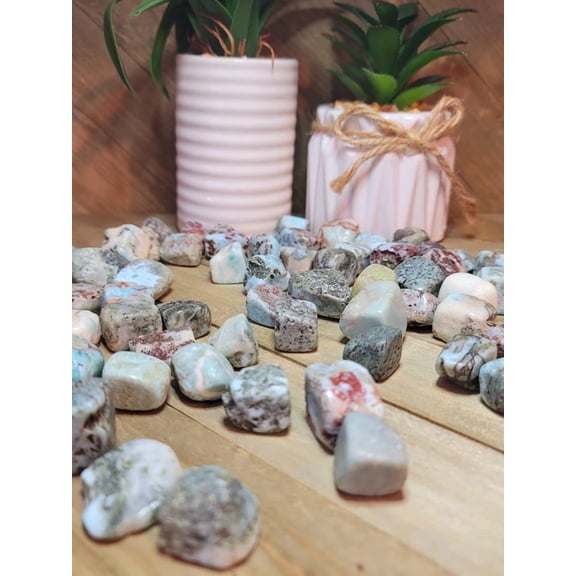 ONE LARIMAR TUMBLED STONE