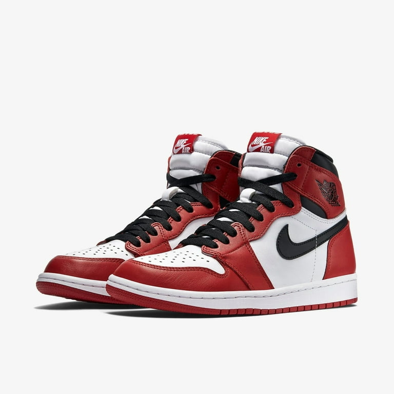 Nike Air Jordan 1 Retro High OG Chicago 2015 Size 12 555088-101