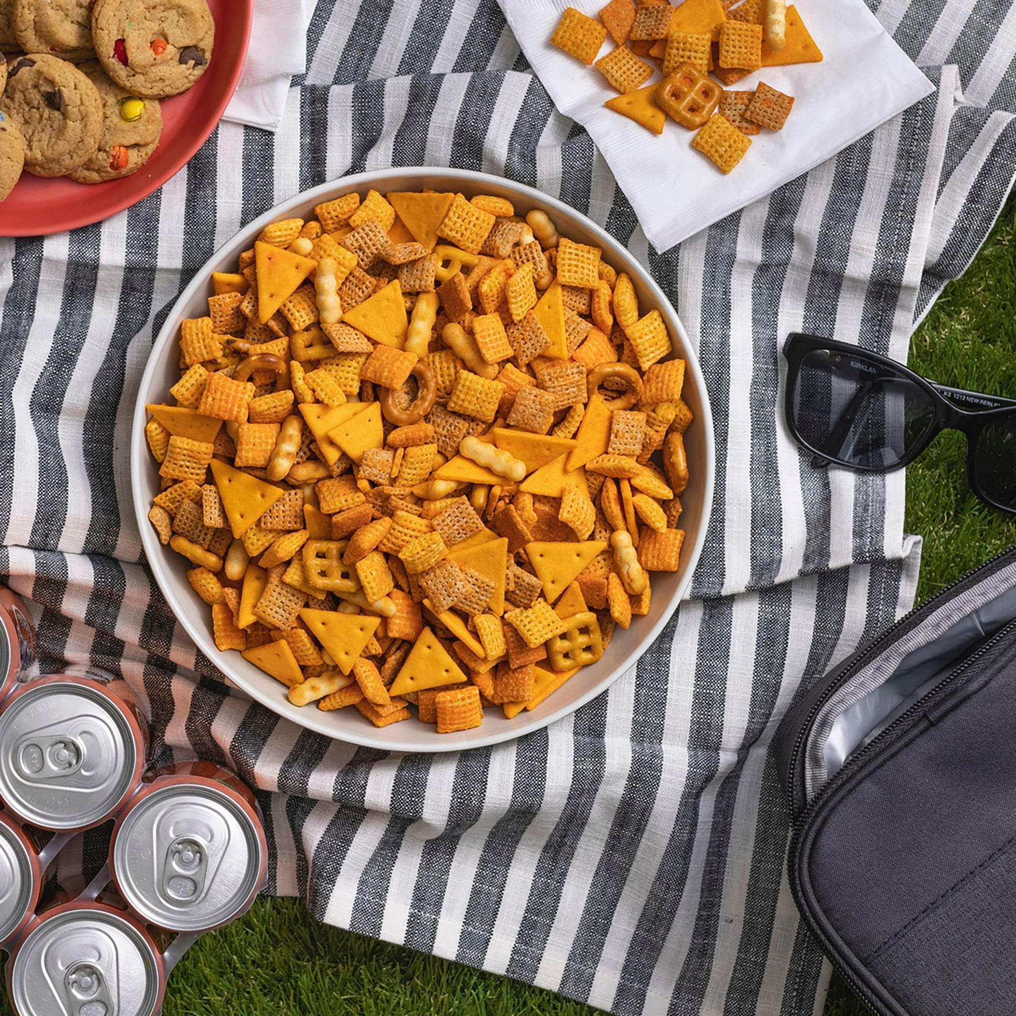 Chex Mix Cheddar Savory Snack Mix, Family Size, 13.5 oz