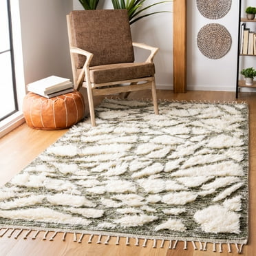 SAFAVIEH Manhattan Tarah Abstract Distressed Area Rug, Ivory/Sage, 4' x 6'