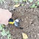 thumbnail image 4 of Apuakthei Herramientas de jardinería Pala de mano Paleta de mano Herramientas para macetas Herramientas de jardinería de fundición de alta resistencia de aluminio con mango antideslizante de goma, 4 of 5