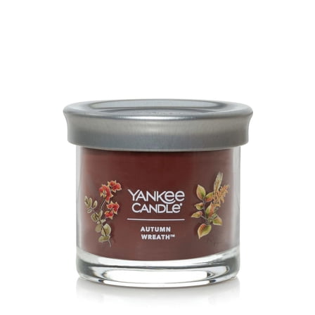 Yankee Candle AUTUMN WREATH Small Signature Tumbler Candle 4.3oz - Fall Spice & Apple Notes