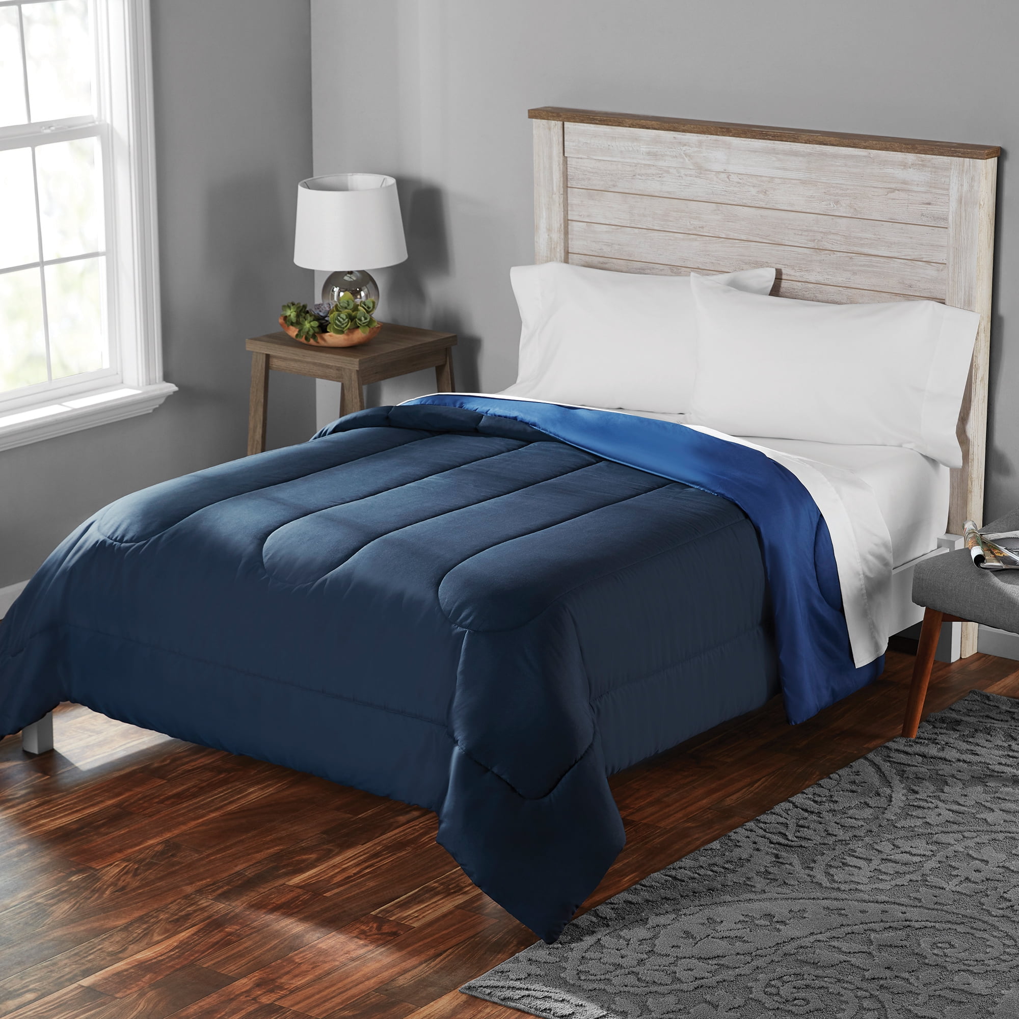 Mainstays Solid Brushed Microfiber Reversible Comforter, Navy/Blue