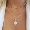 thumbnail image 2 of Kcodviy Collier Hexagonal initial 26 Colliers Ras du Cou pour Femmes Colliers pour Pendentifs pour Hommes Femmes Colliers A Z 26 pour Femmes Ensemble Initiale Alphabet Colliers Argent pour Femmes, 2 of 4