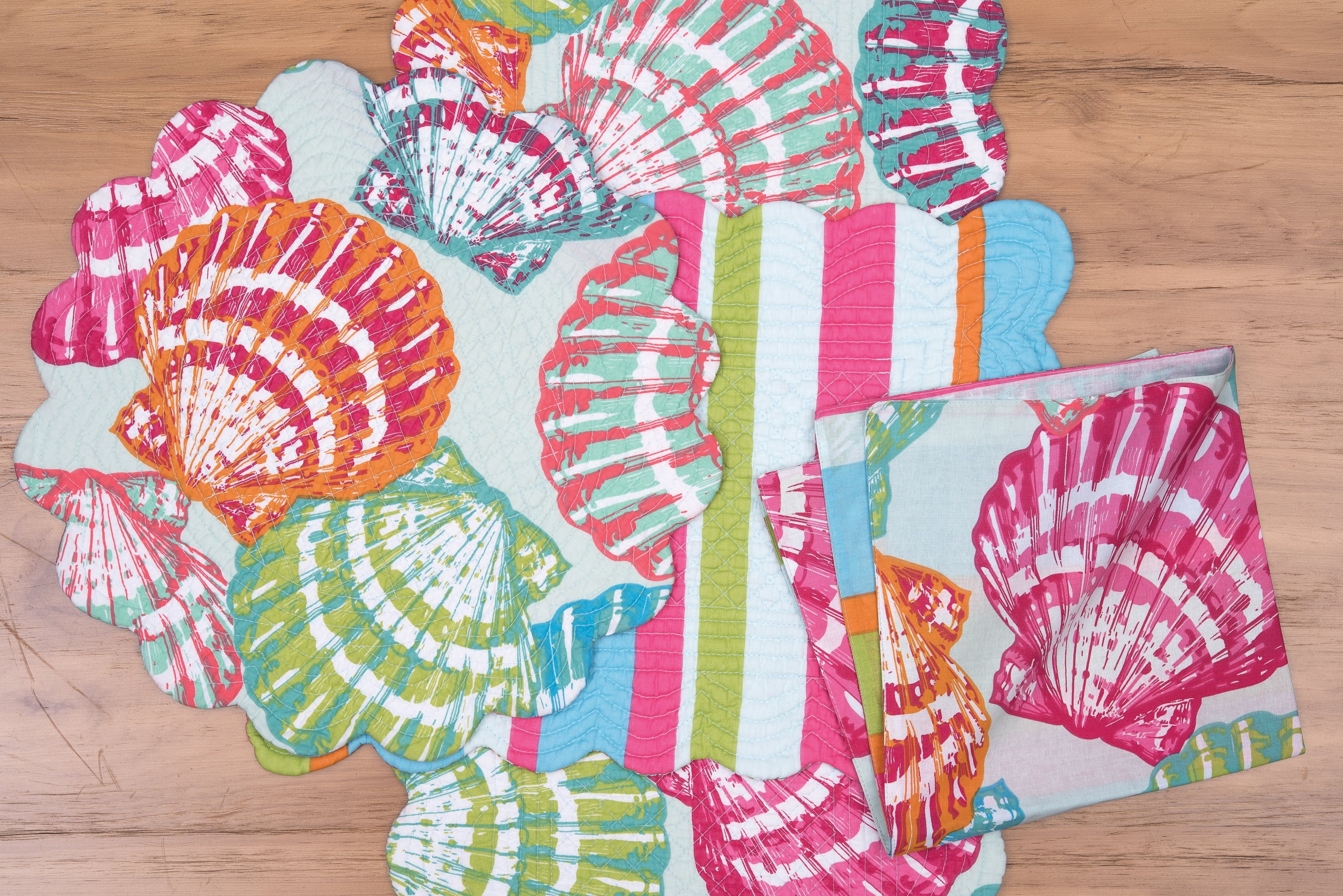 Merritt Island Seashells Round 100% Cotton, Set of 6 Placemats 17"