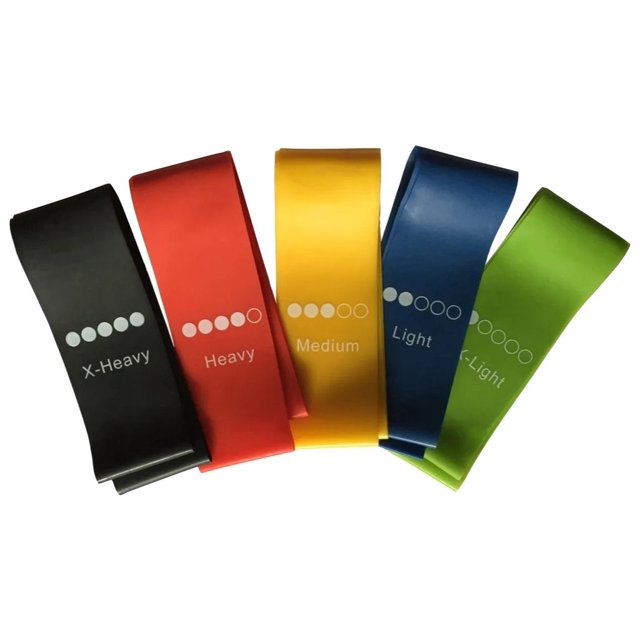 set de 5 ligas de tonificación af sports af-set-ligas multicolor; cinco bandas cerradas en abanico (60 cm cada una) con texto de resistencia visible: verde X-Light (0.4 mm), azul Light (0.5 mm), amarillo Medium (0.7 mm), rojo Heavy (0.9 mm) y negro X-Heavy (1.1 mm), para entrenamiento y ejercicios de fortalecimiento; cada color indica un nivel de resistencia.