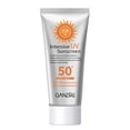 thumbnail image 2 of Crema solar facial completa, resistente al agua y al sudor, con protección SPF50+ refrescante. 50 g., 2 of 9