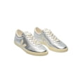 thumbnail image 3 of Tenis Veja para mujer color plateado con logo blanco, agujetas blancas y suela de goma, 3 of 4