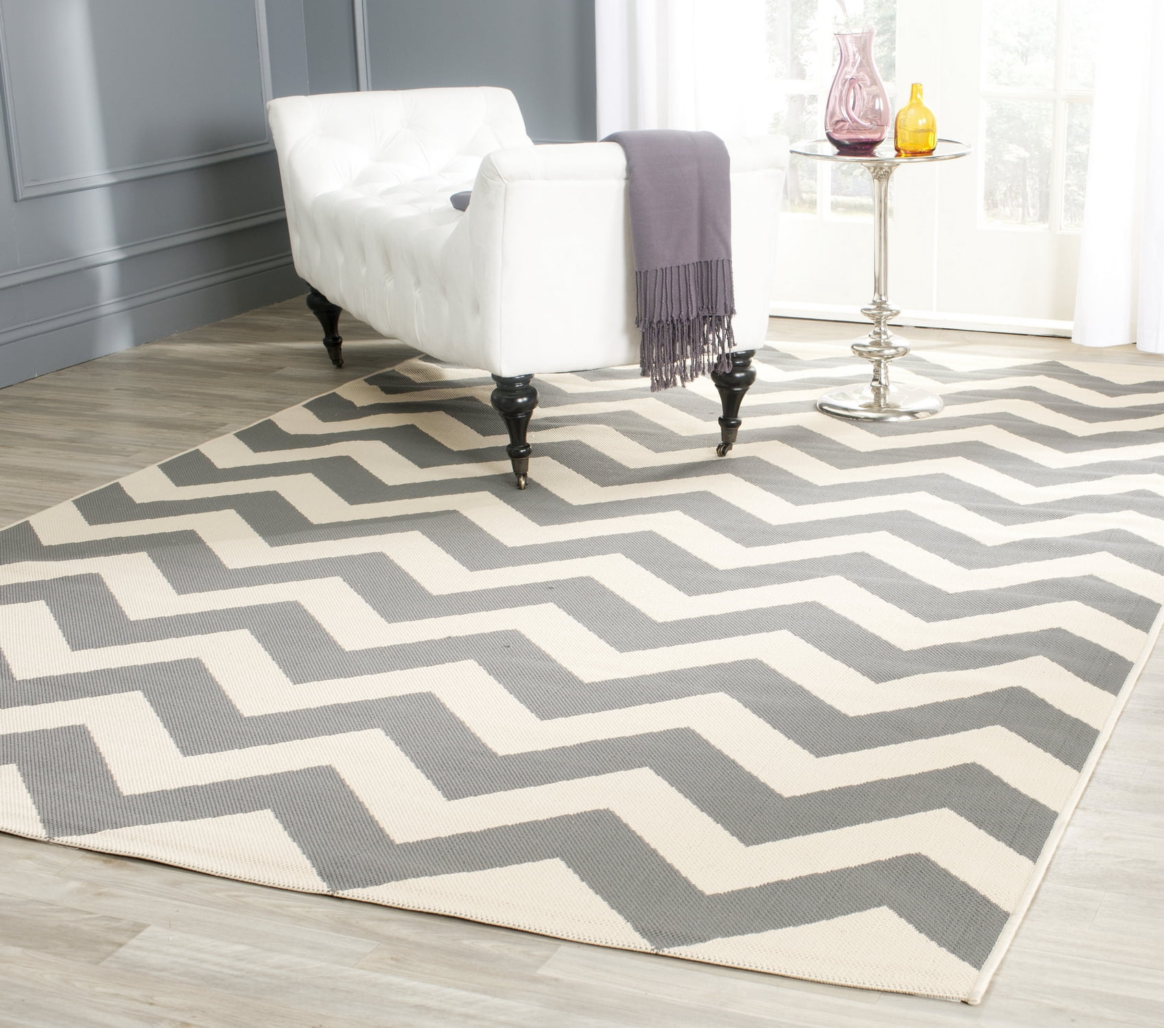 Safavieh Courtyard Bailey Chevron Indoor/Outdoor Area Rug, Gray/Beige, 5'3" x 5'3" Square