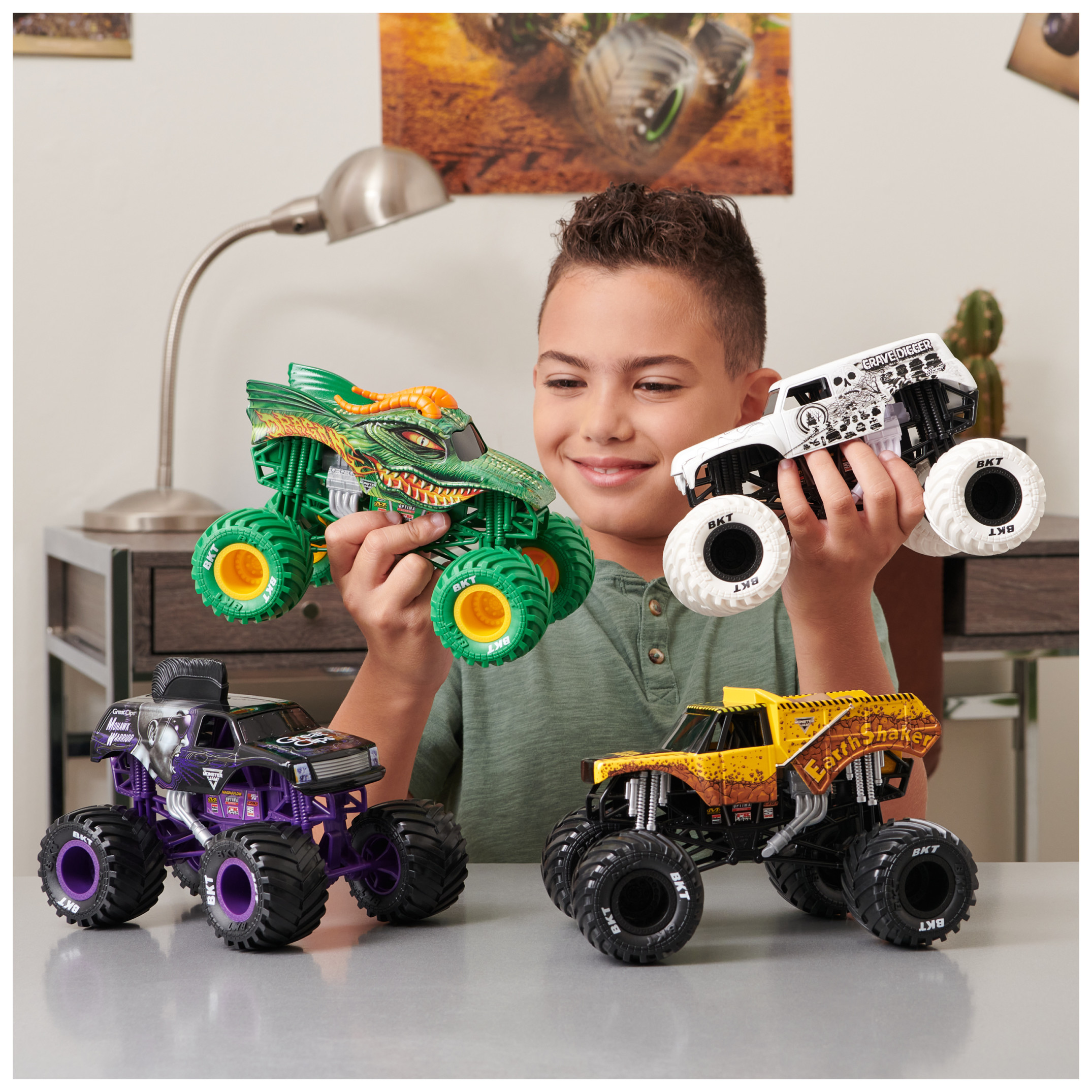 Monster Jam Grave Digger Die-Cast Monster Truck, 1:24 Scale photo 4