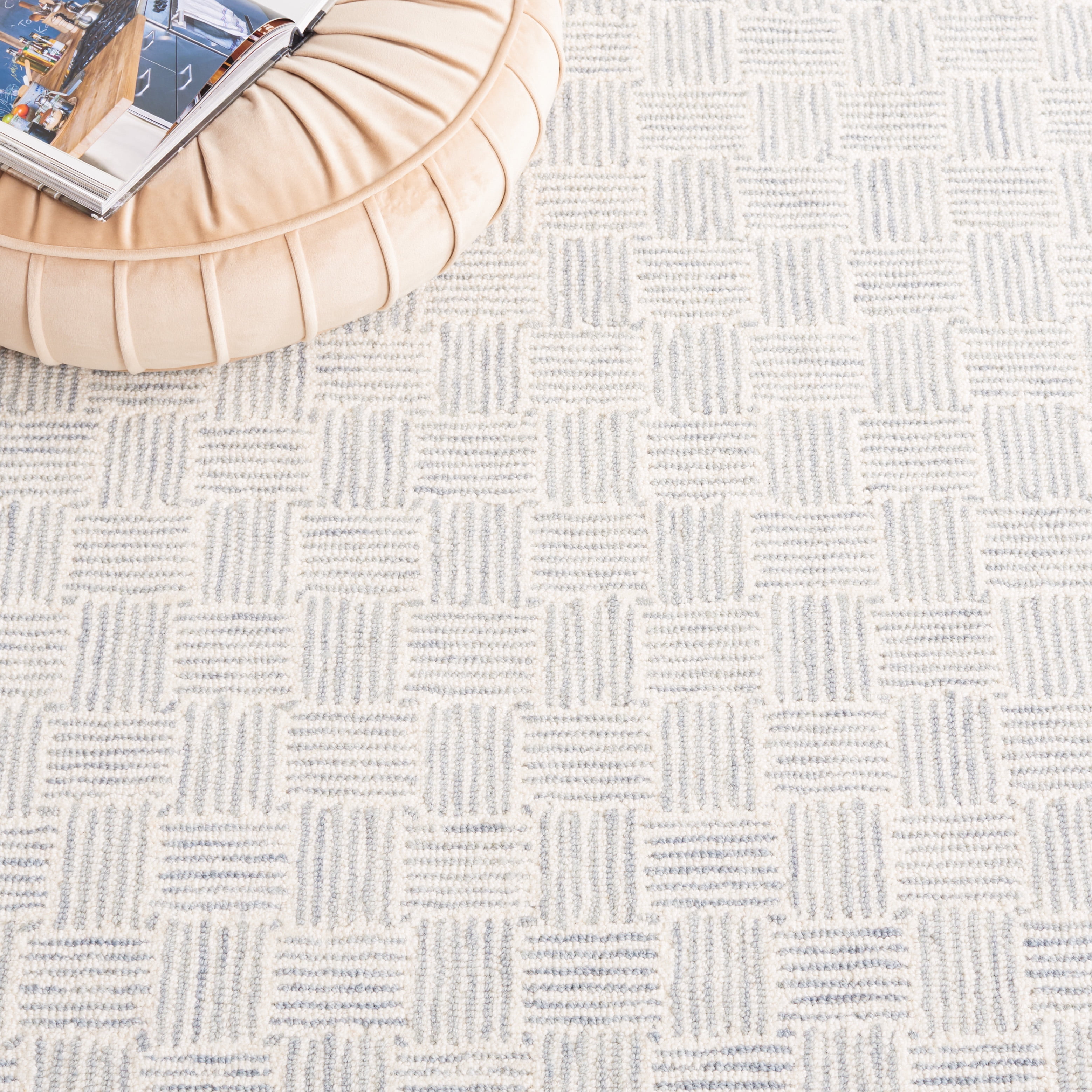 SAFAVIEH Micro-Loop Charlotte Solid Area Rug, Grey/Ivory, 5' x 5' Square