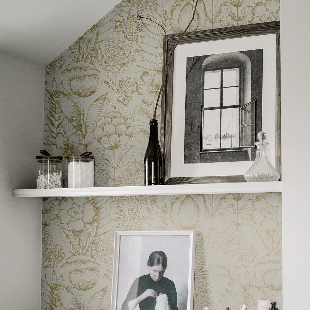 Tempaper Homestead Floral Vintage Metallic Gold Peel and Stick Wallpaper, 20.5" x 16.5'