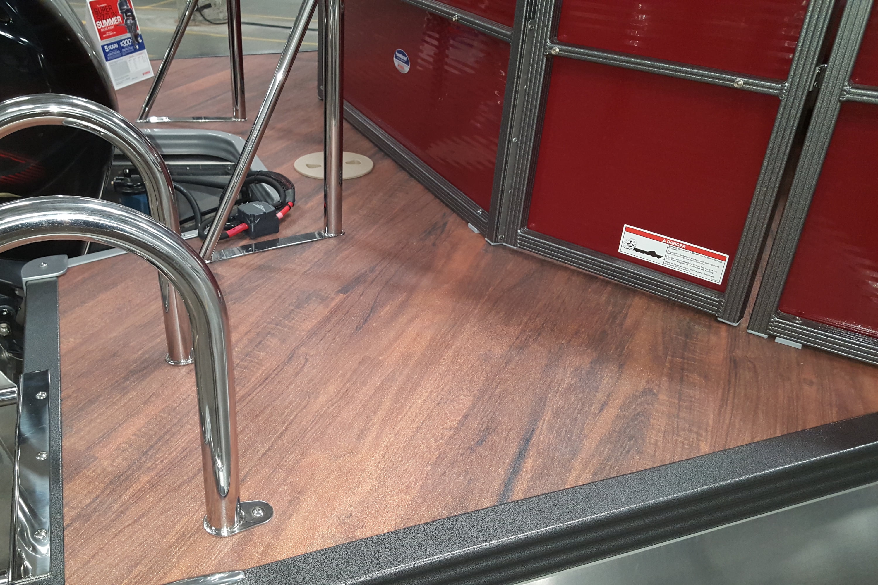 G-Floor Outdoor & Marine Vinyl Boat Flooring - 8.5' x 25' - Teak & Holly Slanted No Lines