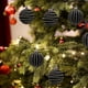 thumbnail image 5 of Bolas de Navidad, Bolas Flocked de Navidad, Bolas de Cristal de Navidad, Set de Cuatro Bolas de Navidad, Bolas de Navidad Colgantes, Bolas de Navidad con Brillo, Bolas de Navidad para Árbol de, 5 of 9