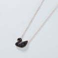 thumbnail image 3 of Joyería de titanio chapado en oro de 18 quilates Premium modelo Blackswan - 010,028,005, 3 of 4