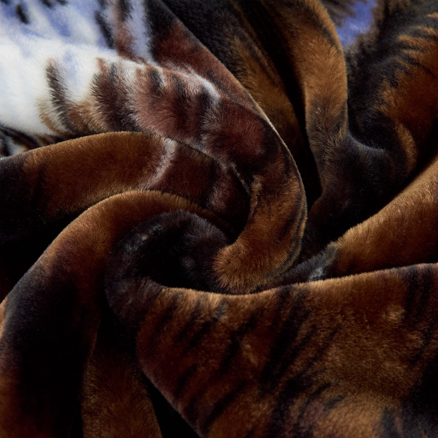 MERRY HOME King Size Fleece Blanket For Bed, A & B Patterns Soft Warm Animal Blanket, Microfiber Plush Middle Weight Bed Blanket For All Season, Leopard /Tiger, 5.7LB, 83"x91"