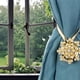 thumbnail image 4 of Abrazaderas magnéticas para cortinas con flores de cristal y resortes con hebilla plateada de cristal Oro, 4 of 8