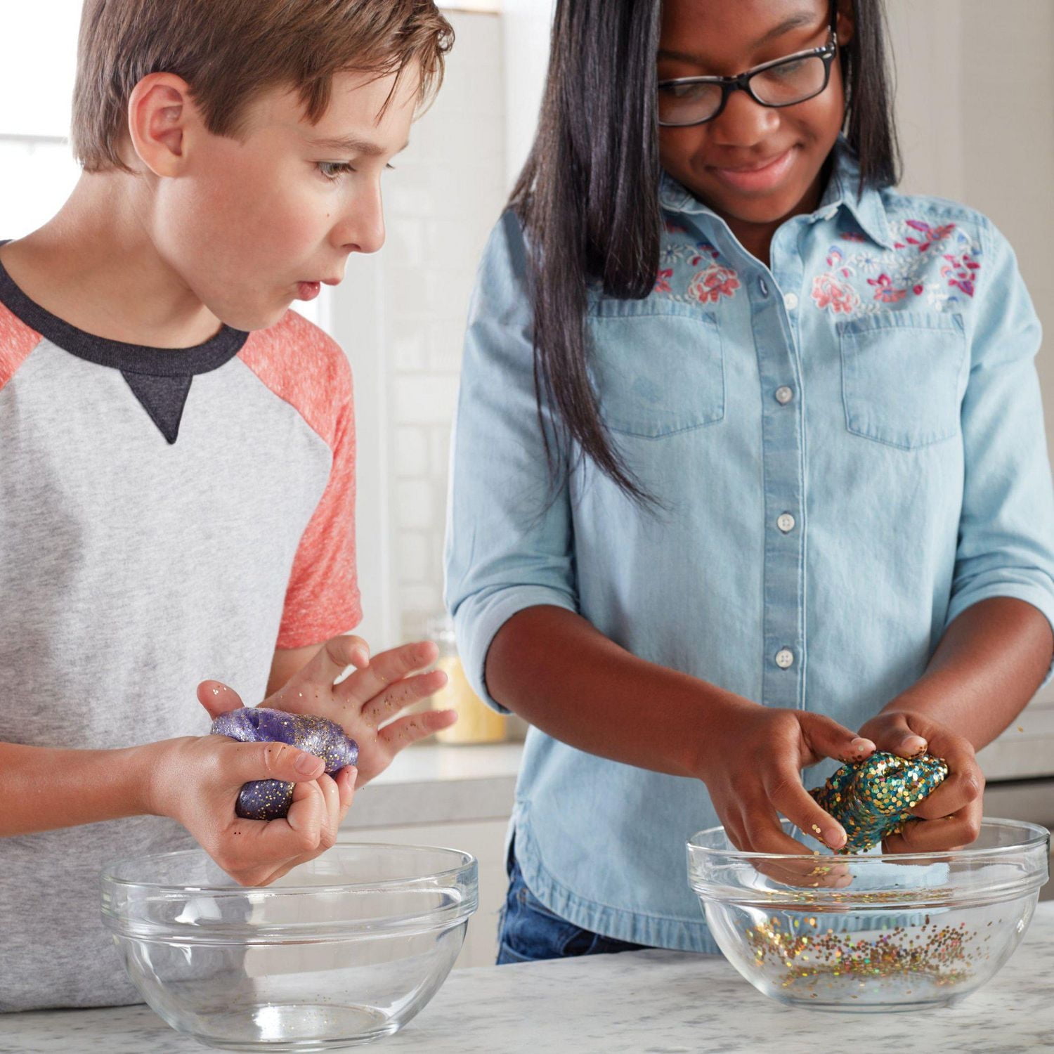 Colle d'école lavable Elmer’s, blanche, idéale pour fabriquer de la glu (slime)