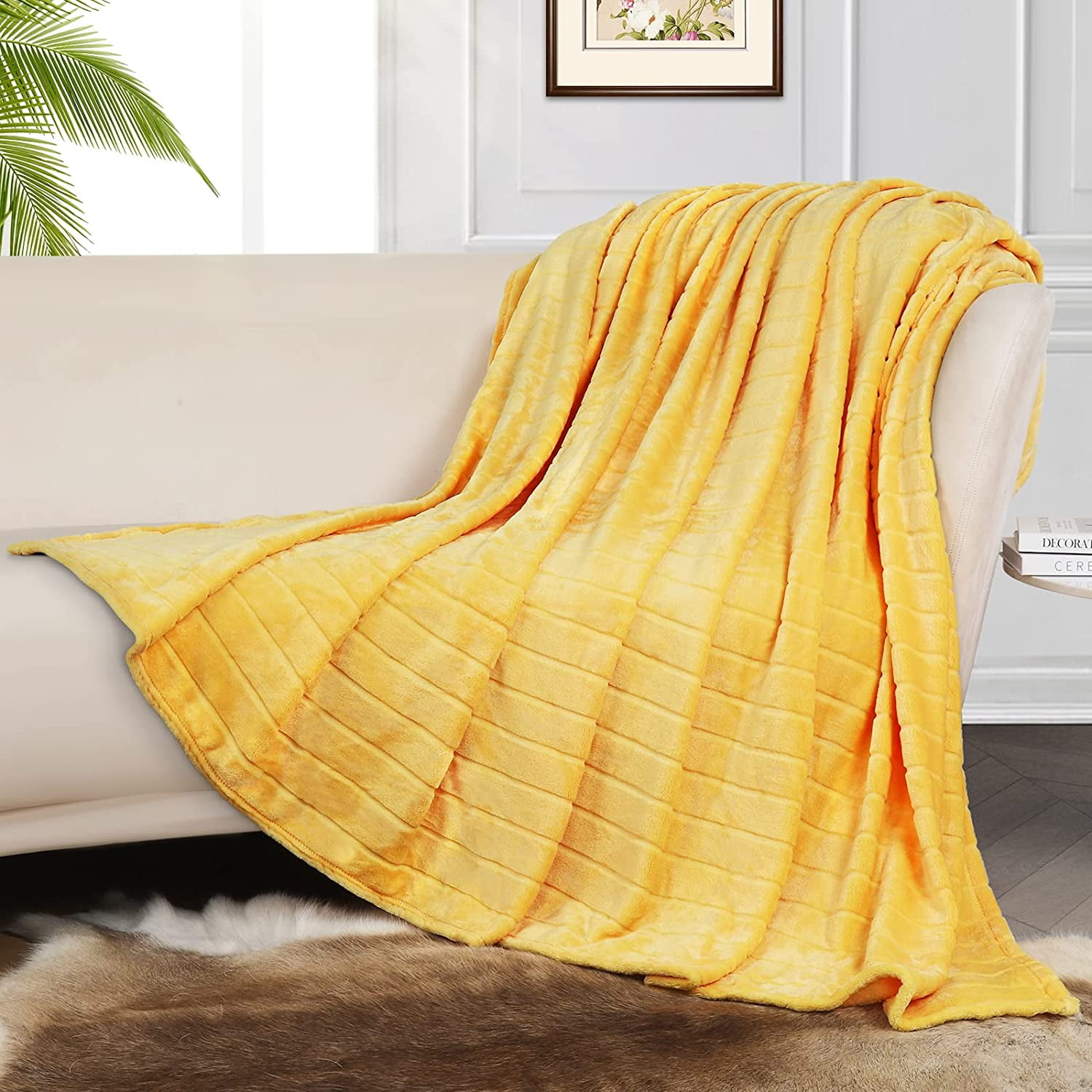 Bertte Throw Super Soft Cozy Warm 330 GSM Lightweight Luxury Fleece Blanket for 