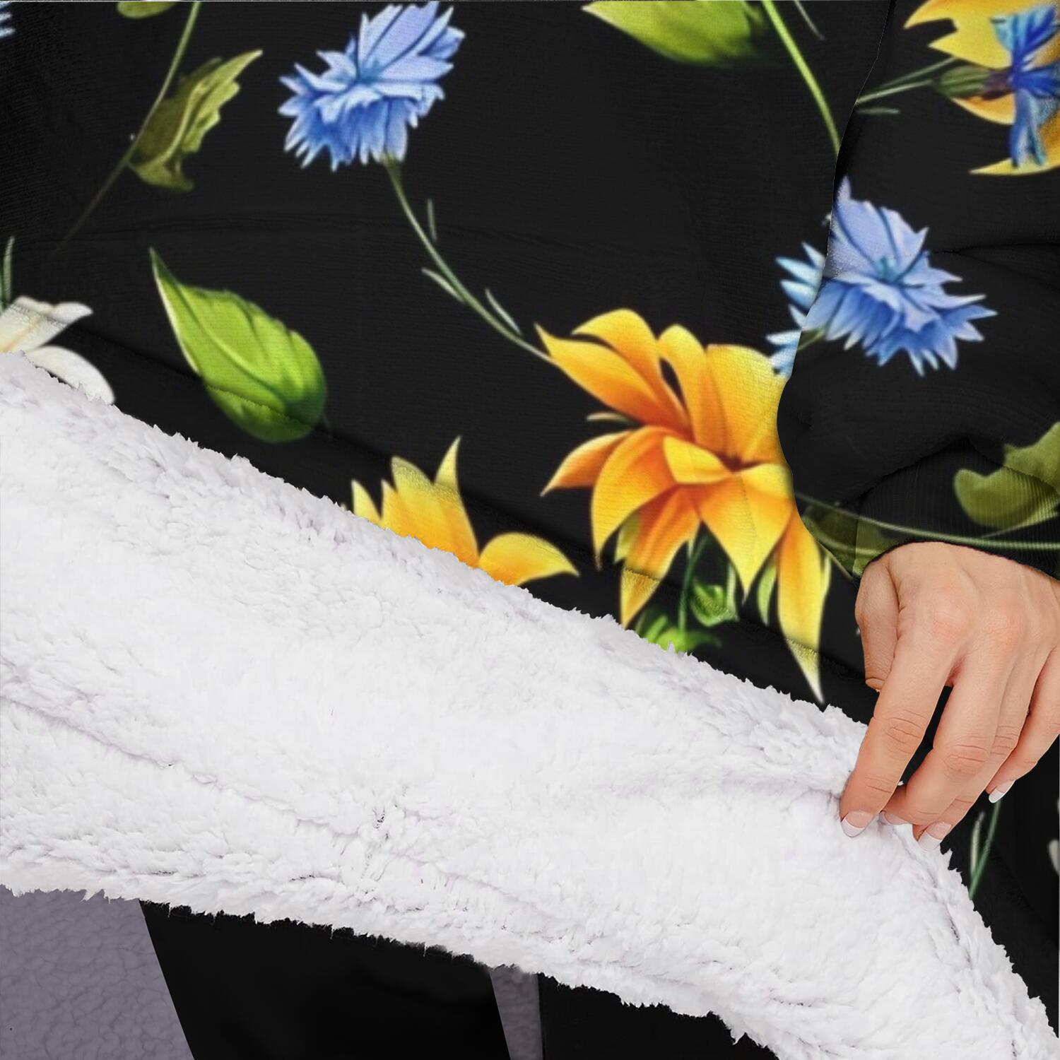 Oversized Wearable Blanket Hoodie,Black Sunflower White Daisy Pattern Sherpa Blanket Hoodie with Super Pockets,Super Warm Fuzzy Pullover for Women & Men