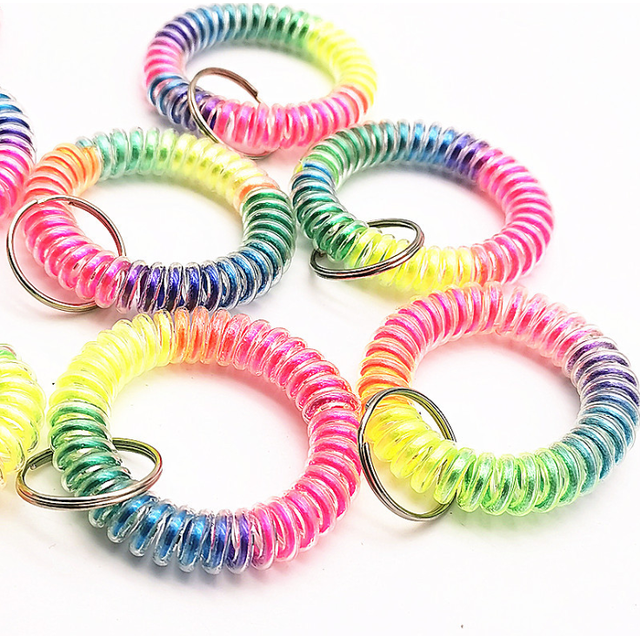 5 Pcs Mix-Colour Plastic Stretchable Spring Coil Key Chain-Spiral Coil Wrist Keychain for Office, Workshop, Shopping Mall, Sauna and Outdoor Activities Place