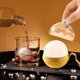 thumbnail image 2 of Máquina para hacer cubitos de hielo redondos de 2,5 pulgadas para whisky. Cubitos de hielo de fusión lenta para una experiencia de consumo superior., 2 of 2