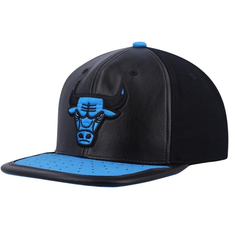 Men s Mitchell & Ness Black/Royal Chicago Bulls Day One Snapback Hat