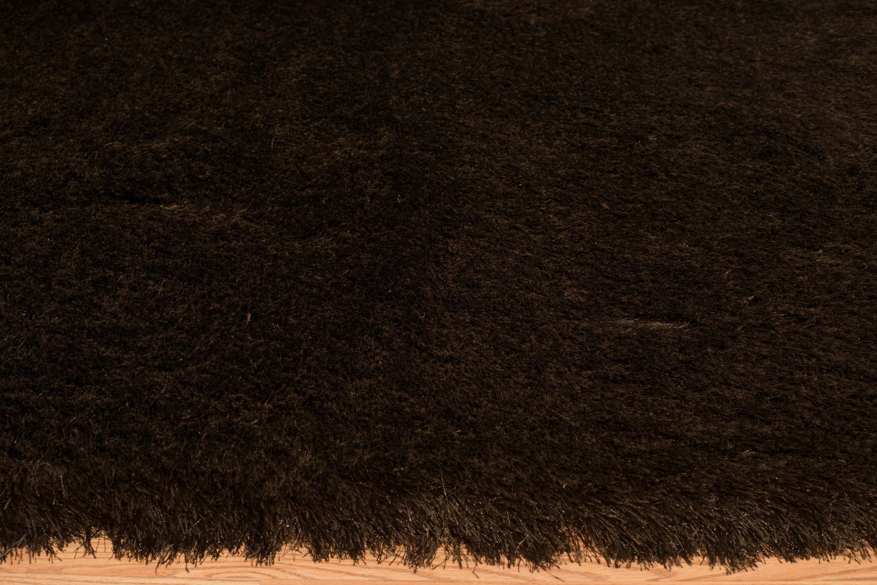 United Weavers Benella Lurleen Chocolate Woven Polyester Shag Area Rug