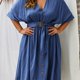 thumbnail image 1 of Vestido a media pierna con cuello en V y decoración de botones de murciélago de talla grande con cinturón, vestido a media pierna elegante para mujer, 1 of 4