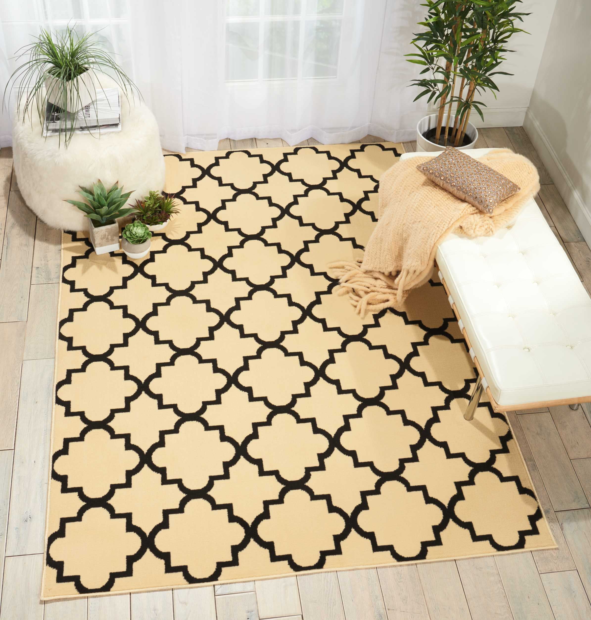 Eclectic Essentials Cream/White Moroccan Trellis Area Rug