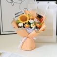 thumbnail image 3 of Muñeca de ganchillo con ramo de graduación de girasol – Set regalo de flores de lana tejida hechas a mano para graduados, recuerdos duraderos y decoración para fiestas, 3 of 9