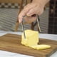 thumbnail image 4 of Rebanador y Cortador de Queso de Acero Inoxidable para Queso En Cubos | Herramienta de Cocina Portátil para Alimentos Blandos y Pasteles | Rebanador Plateado de Una Pieza para Uso Doméstico y En Rest, 4 of 6
