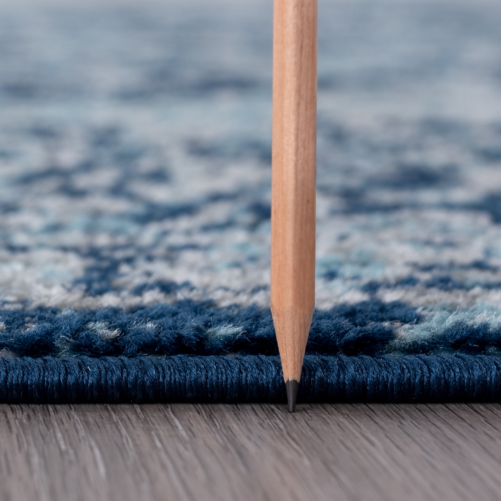 Diamond Transitional 5' x 7' Blue and Cream Polypropylene Indoor Area Rug