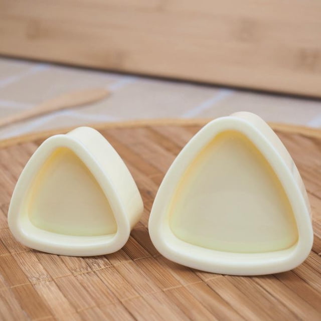 Triángulo de molde Onigiri, 2 piezas para hacer bolas de arroz, molde triangular para sushi para Bento o comida japonesa en caja Bento para niños (beige)