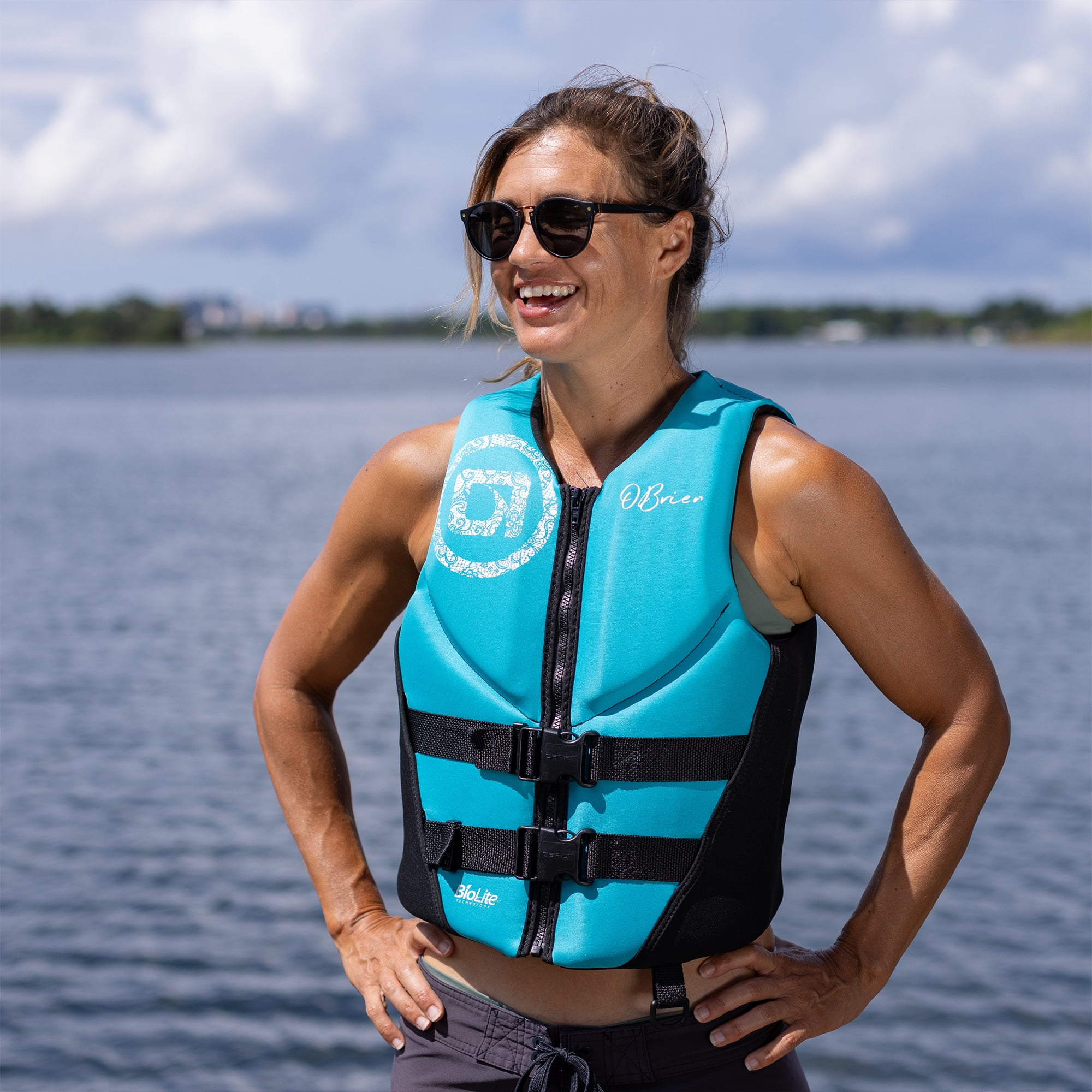 O'Brien Women's Traditional Neoprene USCGA Life Jacket with Zipper, Medium, Black/Aqua