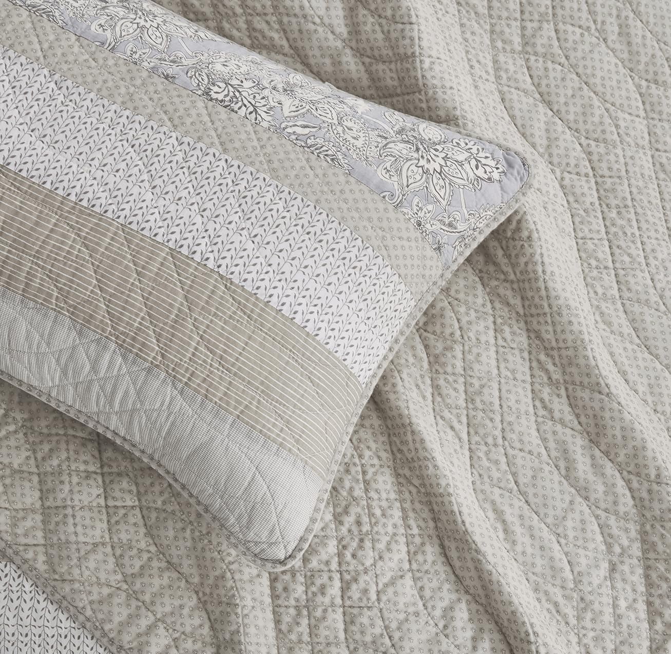 Chezmoi Collection 3-Piece Hibiscus Plaid Striped Patchwork Cotton Quilt Reversible Lightweight Bedspread Set, Super Wide King Size