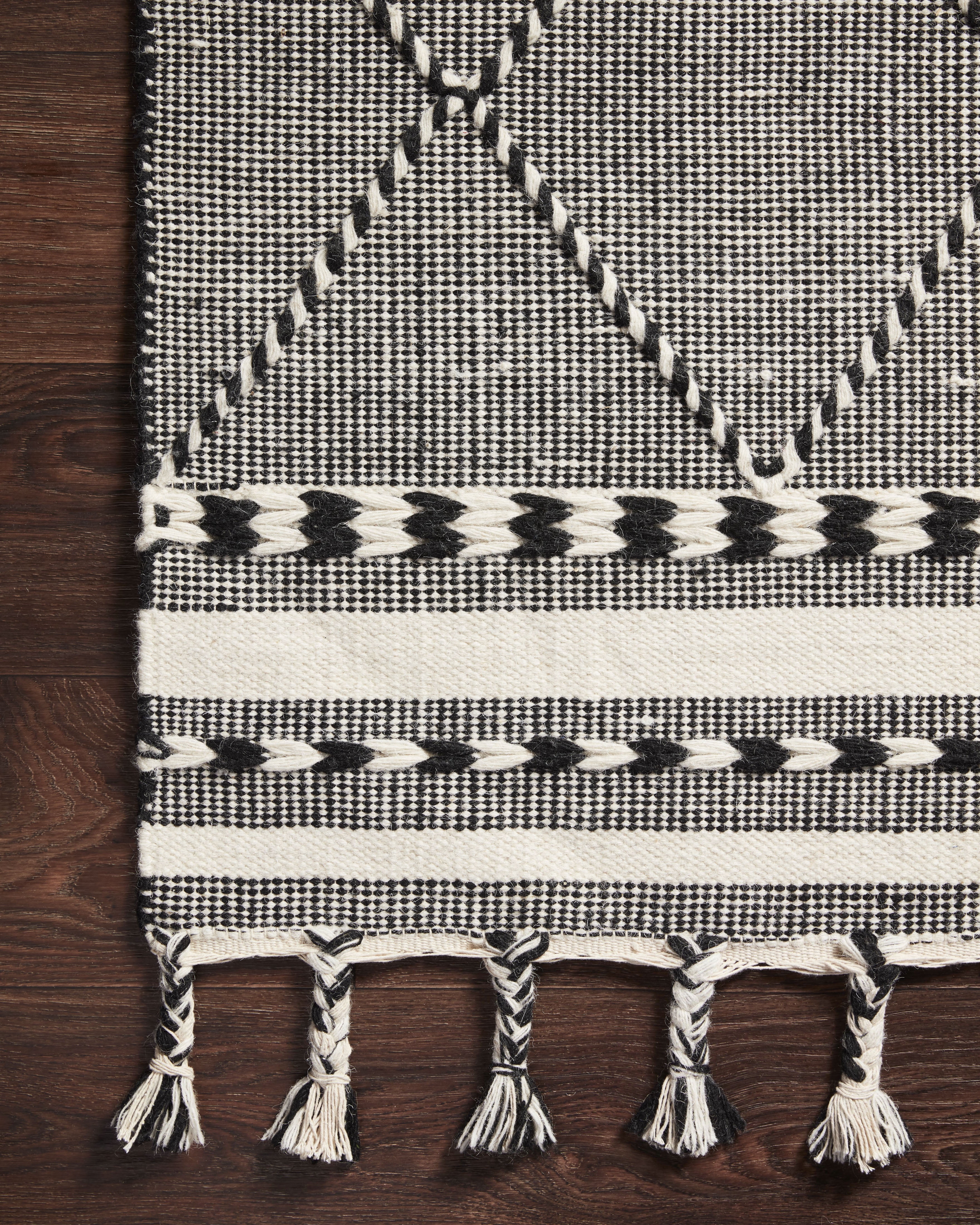 Loloi Sawyer SAW-01 Black Geometric Area Rug 7'-6" x 9'-6"