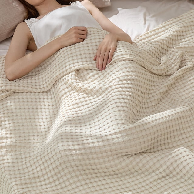Manta Bedsure Cooling de algodón con forma de gofre, tamaño queen, color beige claro