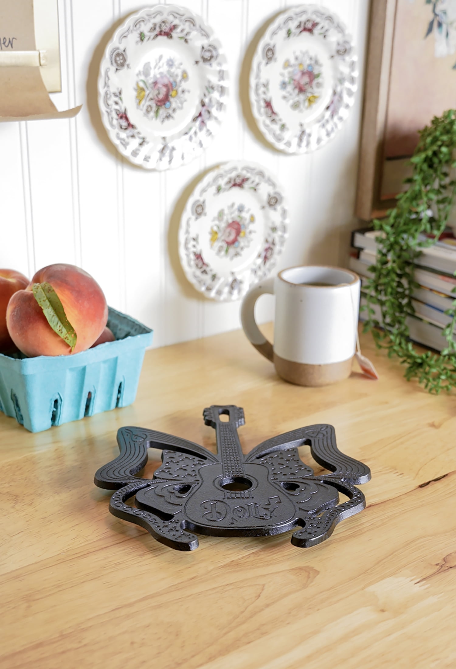 Lodge Cast Iron x Dolly Parton 8" Seasoned Butterfly Trivet
