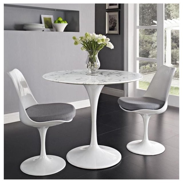 TABLE À MANGER TULIPE EN MARBRE faite de dessus en marbre blanc 32"