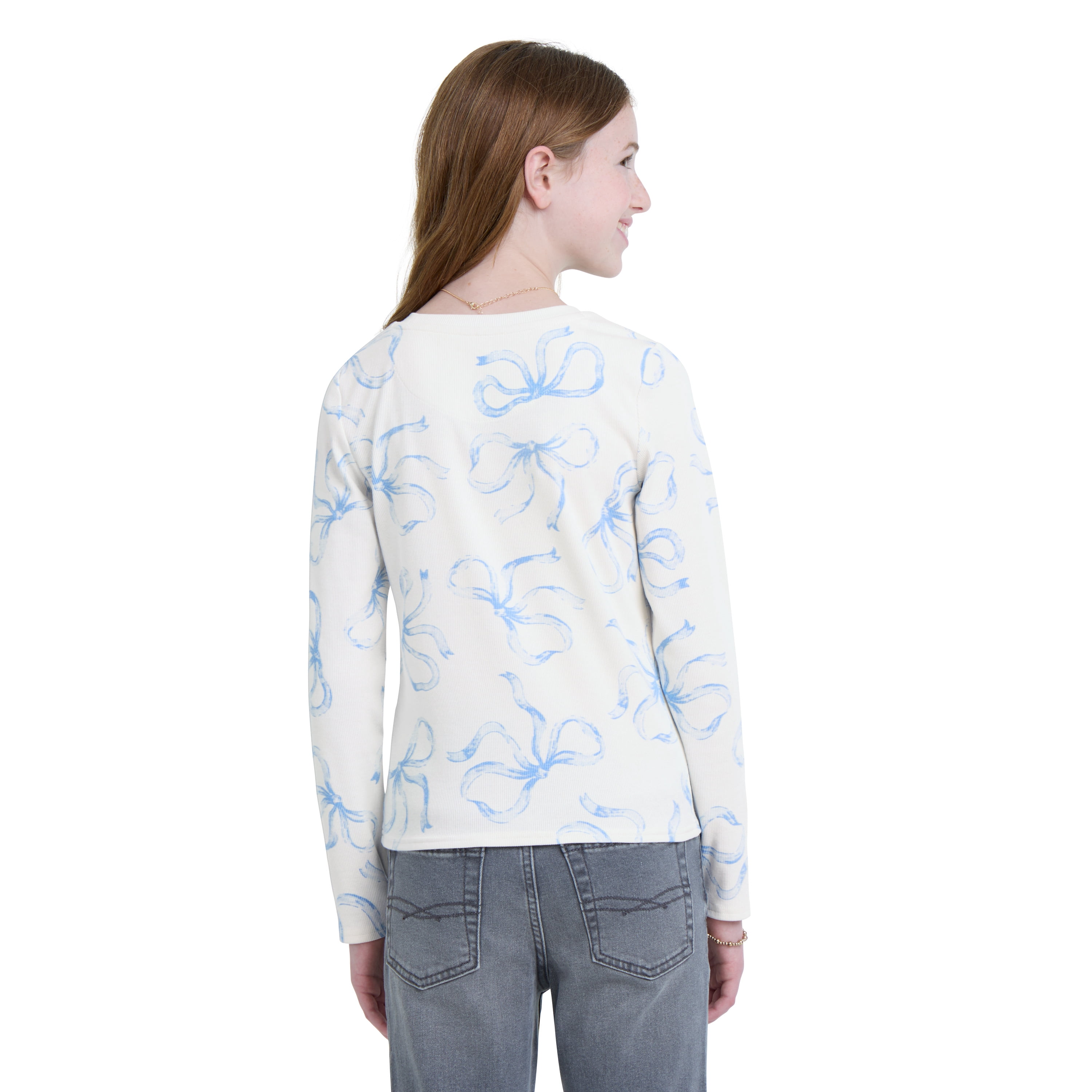 Levi Signature Girls Long Sleeve Graphic Knit Top, Sizes 4-16