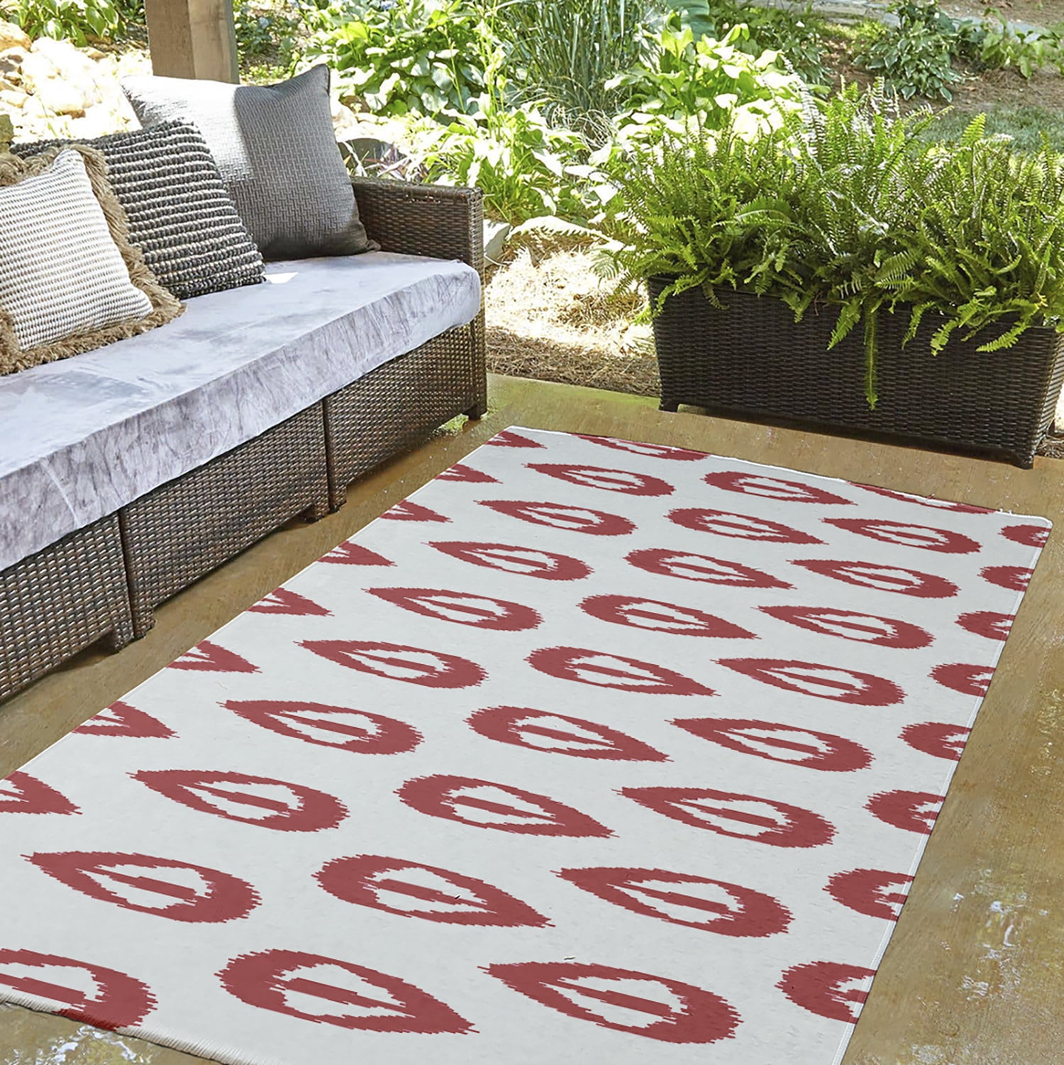 Simply Daisy 3' x 5' Red Ikat Tears Chenille Indoor/Outdoor Rug