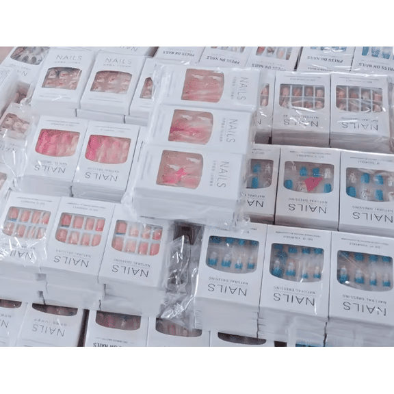 JIMEI Press‑On Nails Set, Random Styles Fake Nails, 24/48/96 PCS Reusable False Nails for Women Girls, DIY Manicure Nail Art for Daily & Party Wear