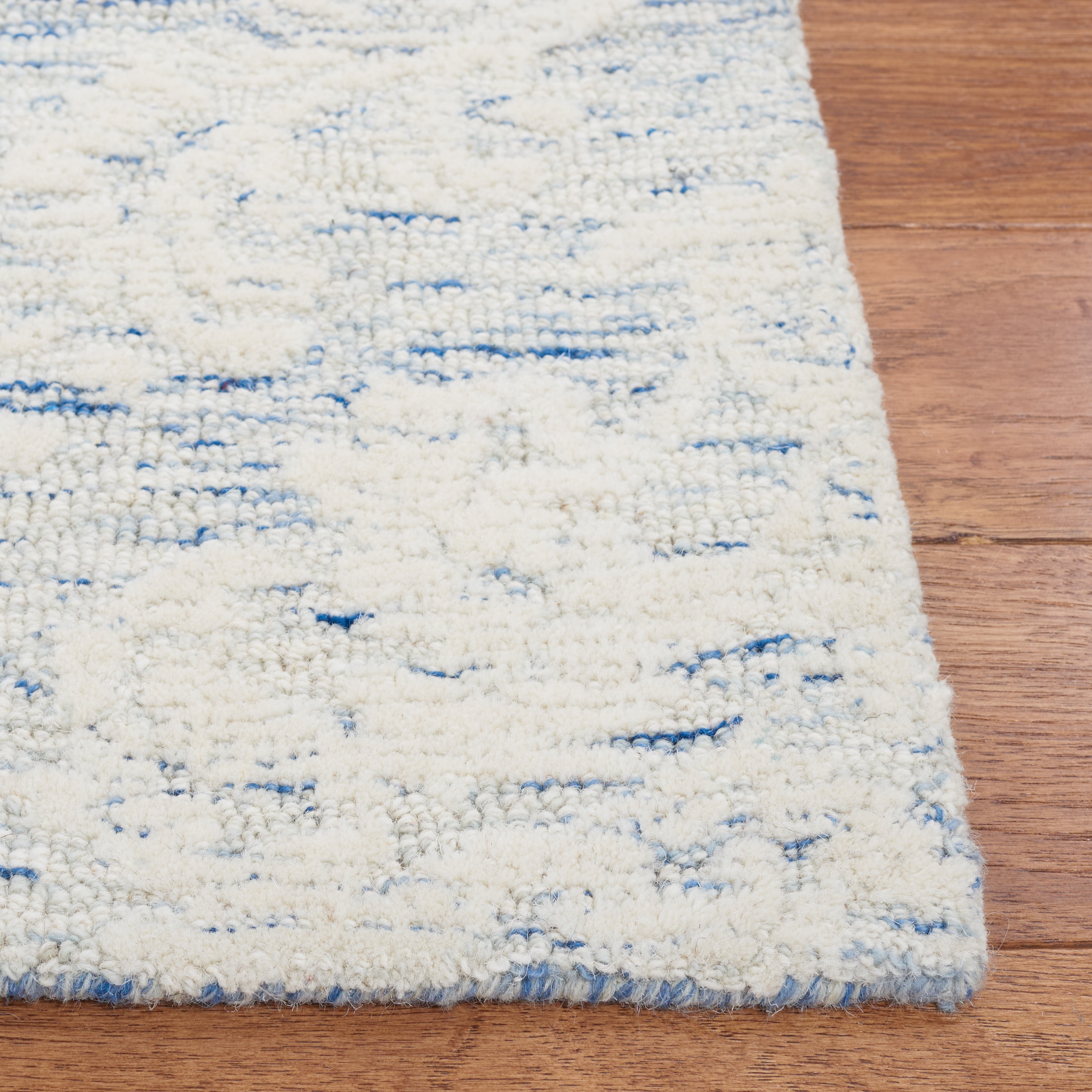 SAFAVIEH Metro Rosalind Medallion Area Rug, Blue/Ivory, 6' x 6' Square